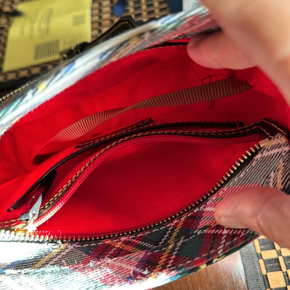 Dooney and Bourke small zip crossbody white tart - Picture 5 of 9